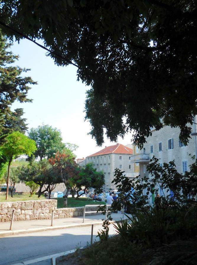 Studio Apartment Milla Split Bagian luar foto